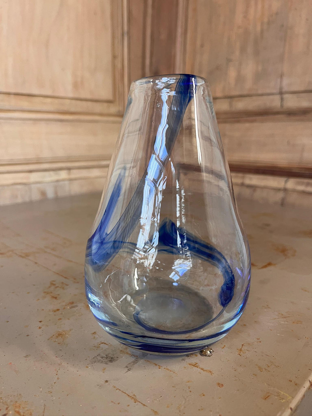 Vase en Verre Soufflé Bouche – Spirale Bleue – Style Mid-Century -