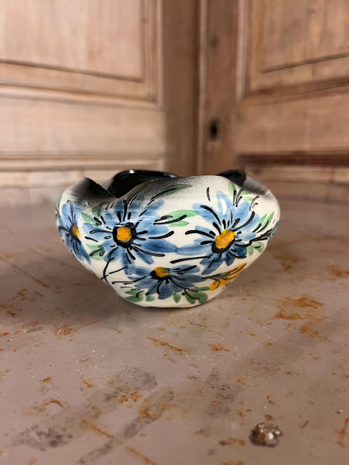 Cendrier Vide-Poches Artisanal en Céramique – Décor Fleuri Peint à la Main – Esprit Folk Art
