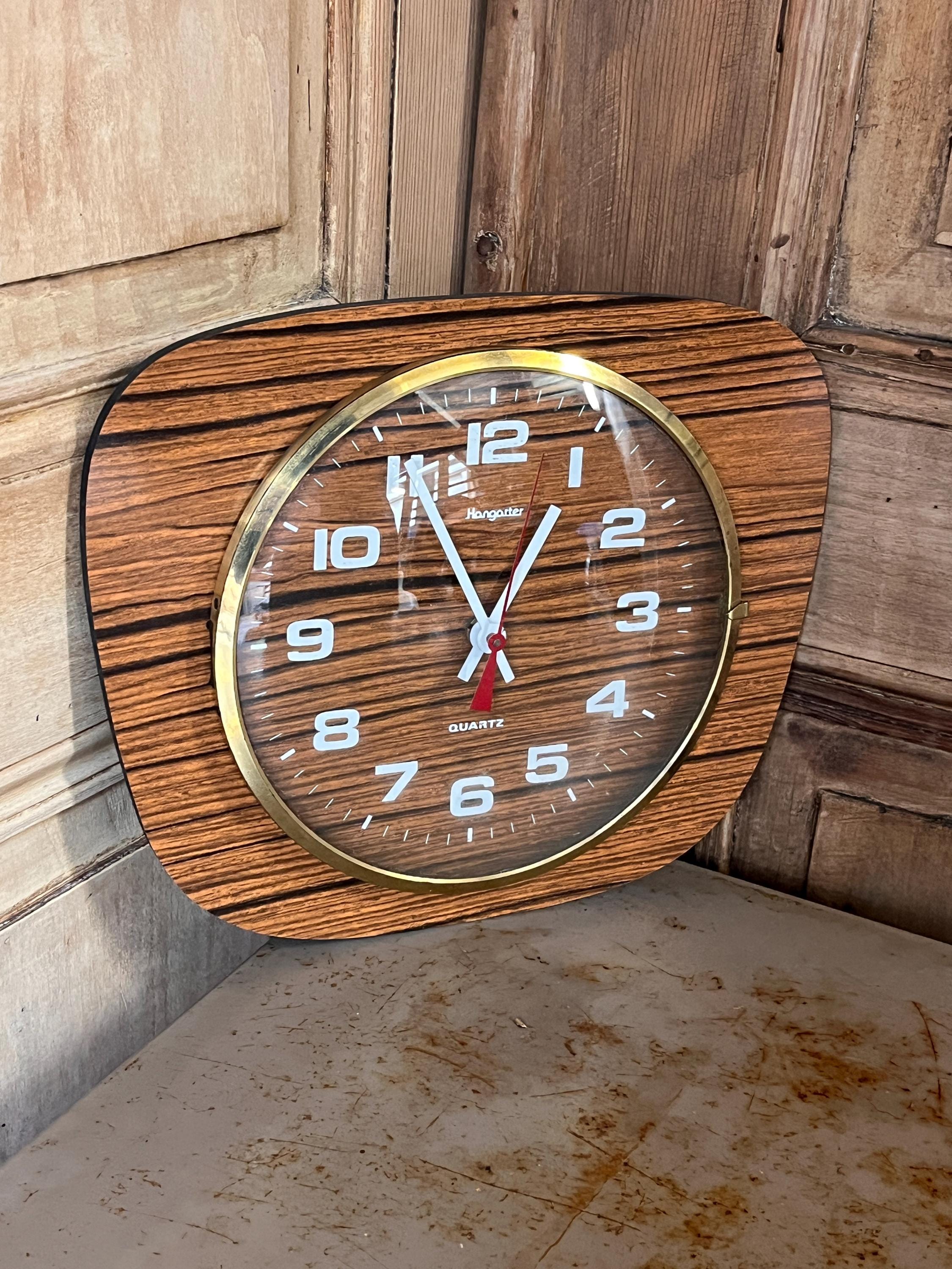 Horloge Murale Vintage HANGARTER en Formica Effet Bois – Allemagne – Années 70