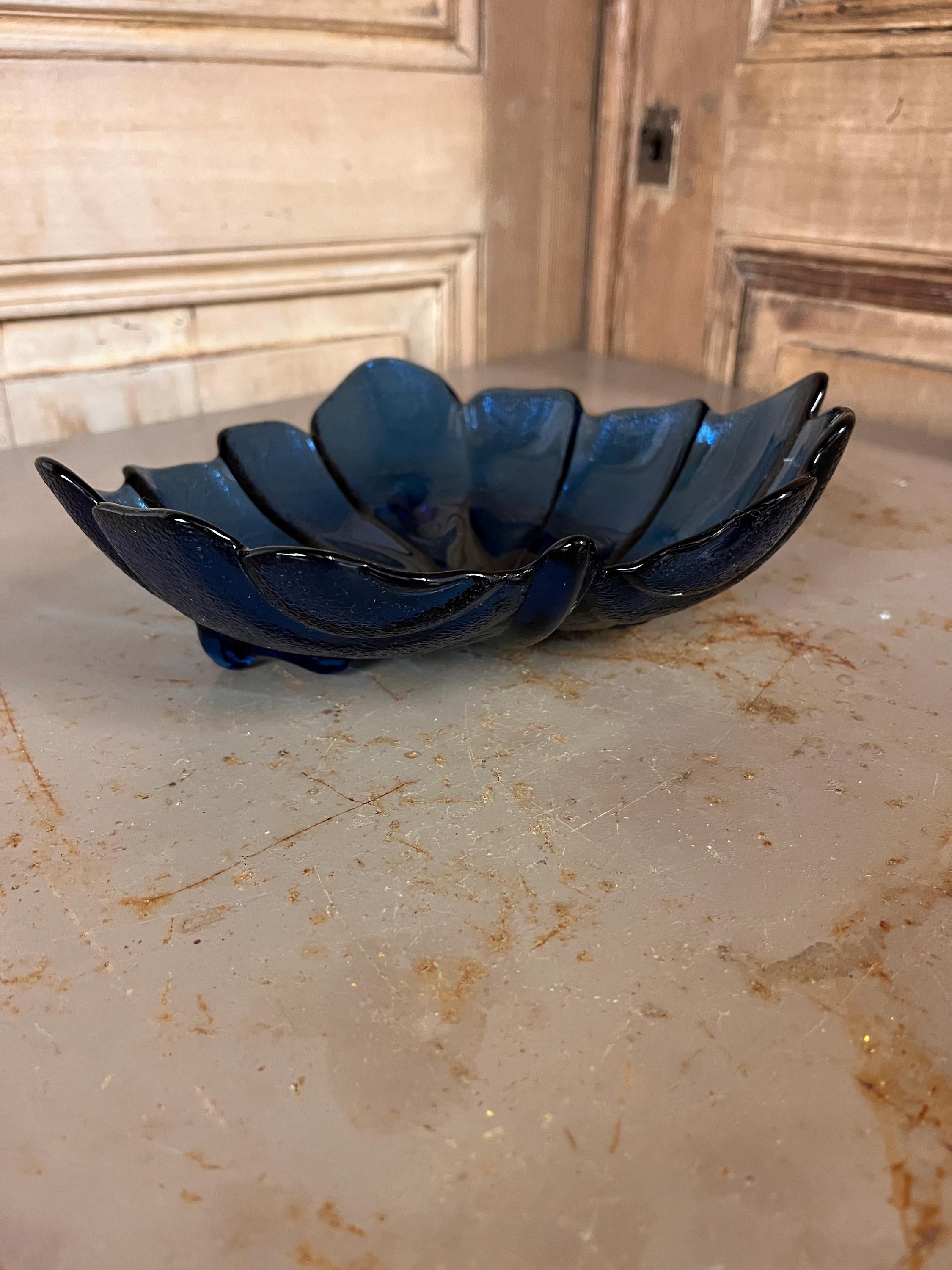 Vide-Poches Vintage en Verre Bleu Cobalt – Forme Feuille Tripode – Années 70
