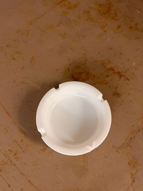 Cendrier Publicitaire Vintage "PETER STUYVESANT" – Opaline Blanche – Années 70/80