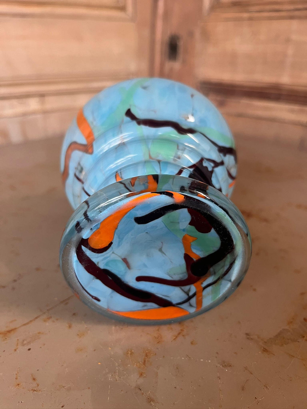 Petit Vase Globe en Verre Marbré Vintage – Bleu Ciel & Orange Pop – Années 70