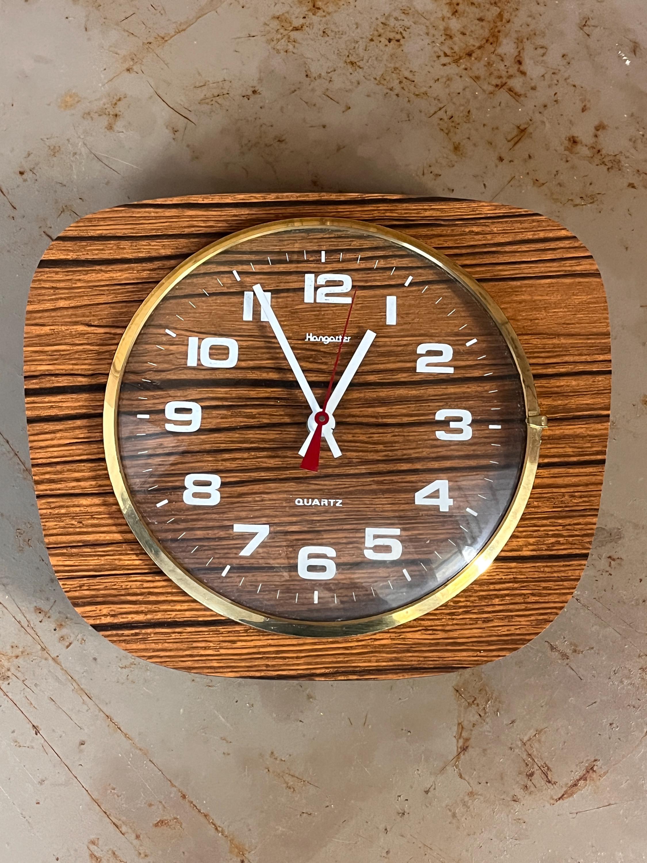 Horloge Murale Vintage HANGARTER en Formica Effet Bois – Allemagne – Années 70